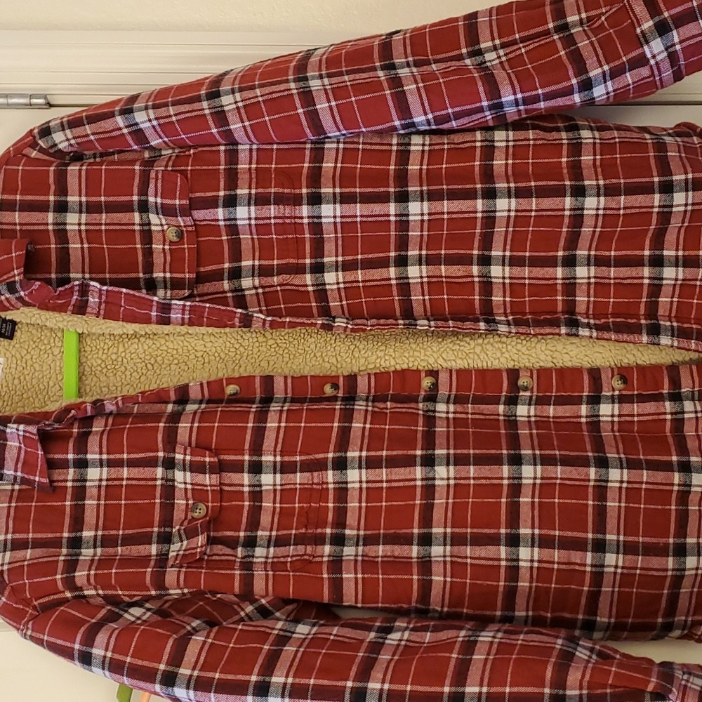 Wrangler fleece lined flannel shirt. Men's medium.
